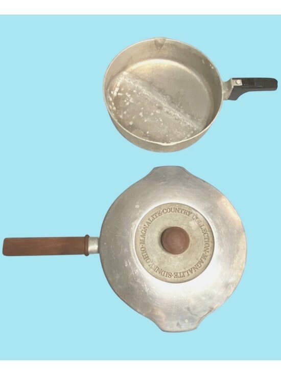 Magnalite Other - Magnalite Set of 2 Skillets Classic 10" Aluminum W Lid and 10" No Lid USA Made